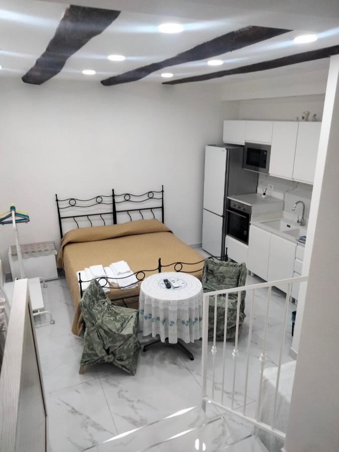 דירות נאפולי Casa Luisa מראה חיצוני תמונה